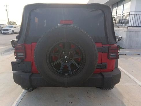 Used 2011 Jeep Wrangler Sport w/ Connectivity Group AWD/4WD image 4