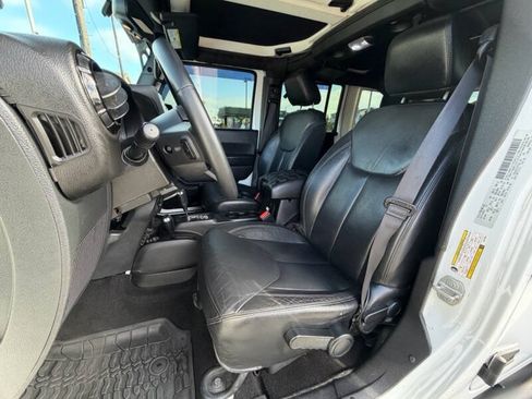 Used 2015 Jeep Wrangler Unlimited Sahara AWD/4WD image 14