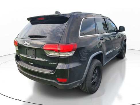 Used 2021 Jeep Grand Cherokee Laredo AWD/4WD image 4