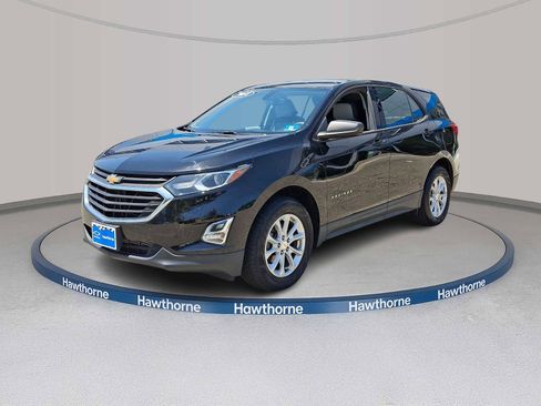 Used 2018 Chevrolet Equinox LS AWD/4WD image 3