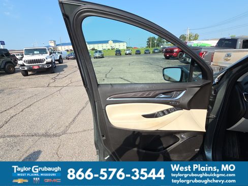 Certified 2022 Buick Enclave Avenir w/ Avenir Technology Package AWD/4WD image 7