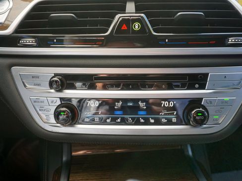 Used 2018 BMW 750i xDrive image 15