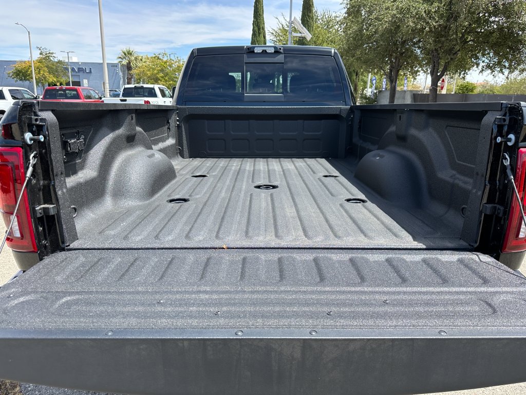 New 2026 RAM 3500 Big Horn AWD/4WD image 17