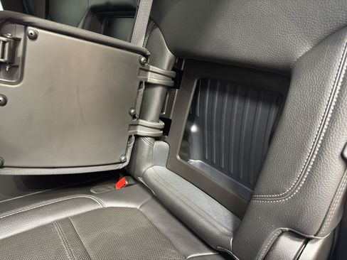 Used 2022 GMC Sierra 3500 Denali AWD/4WD image 14