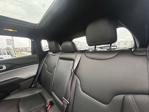 Used 2024 Jeep Compass Latitude w/ Sun and Sound Group image 28