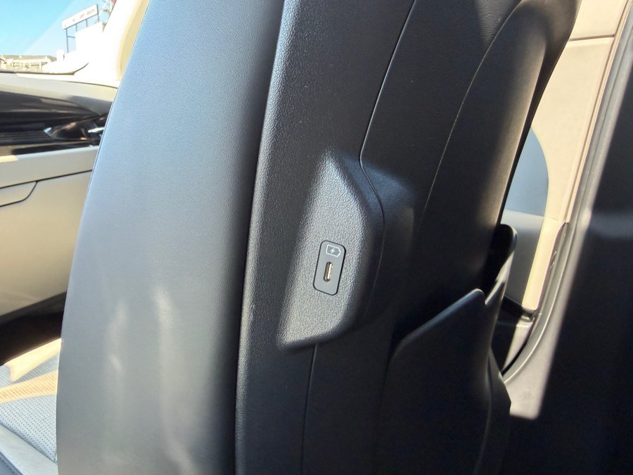 Used 2023 Kia Niro Wave w/ Wave Preserve Package FWD image 40