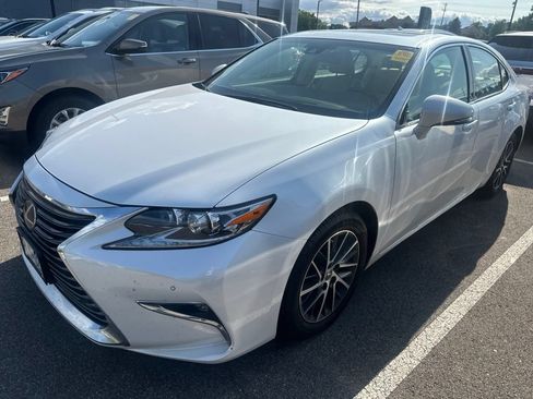 Used 2017 Lexus ES 350 w/ Luxury Package FWD image 21