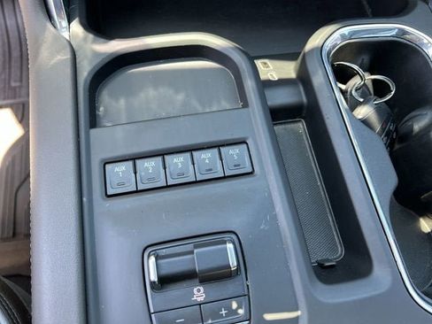 Used 2025 GMC Sierra 2500 Denali w/ Denali Reserve Package AWD/4WD image 36