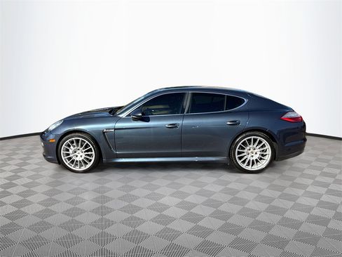 Used 2011 Porsche Panamera 4S image 9