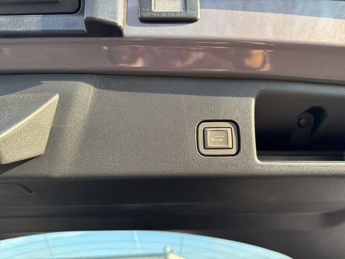 New 2026 Chevrolet Equinox EV LT image 16