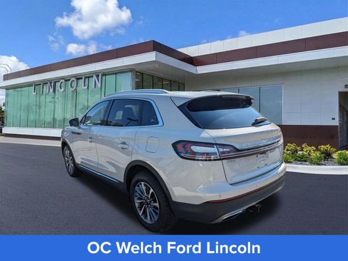 Used 2023 Lincoln Nautilus Reserve image 7