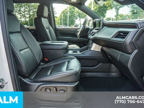 Used 2022 Chevrolet Suburban LT w/ LT Signature Package AWD/4WD image 24