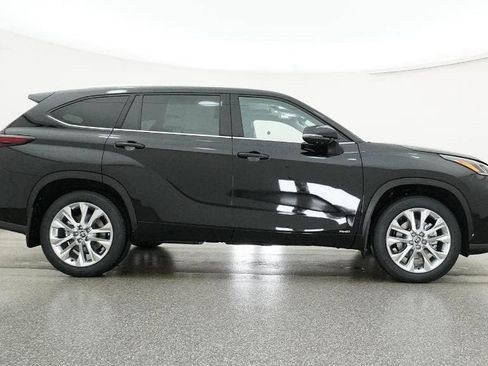 New 2026 Toyota Highlander Limited image 27
