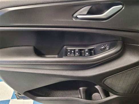 Used 2023 Jeep Grand Cherokee L Laredo image 27