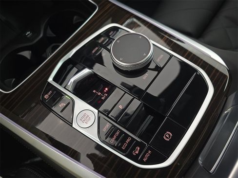 New 2026 BMW X5 xDrive40i w/ M Sport Package image 25