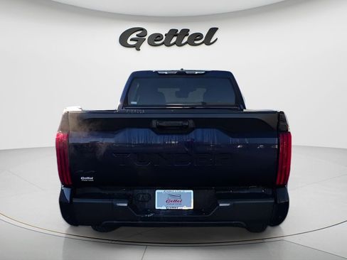 Used 2022 Toyota Tundra SR5 w/ SR5 Convenience Package AWD/4WD image 11