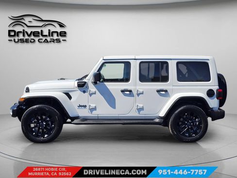 Used 2025 Jeep Wrangler Unlimited Sahara AWD/4WD image 12