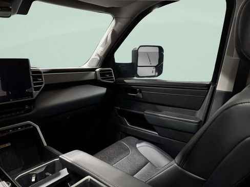 Used 2022 Toyota Tundra Limited image 13