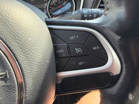 Used 2019 Jeep Compass Limited AWD/4WD image 11