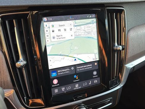 Certified 2023 Volvo S90 B6 Plus AWD/4WD image 18