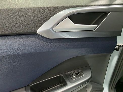 Used 2025 Volkswagen Taos SEL image 27