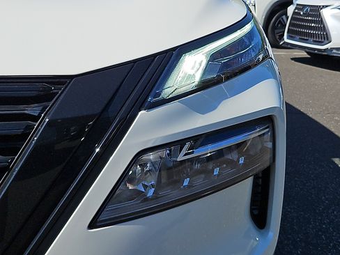 Certified 2023 Nissan Rogue SV w/ SV Premium B Package AWD/4WD image 9