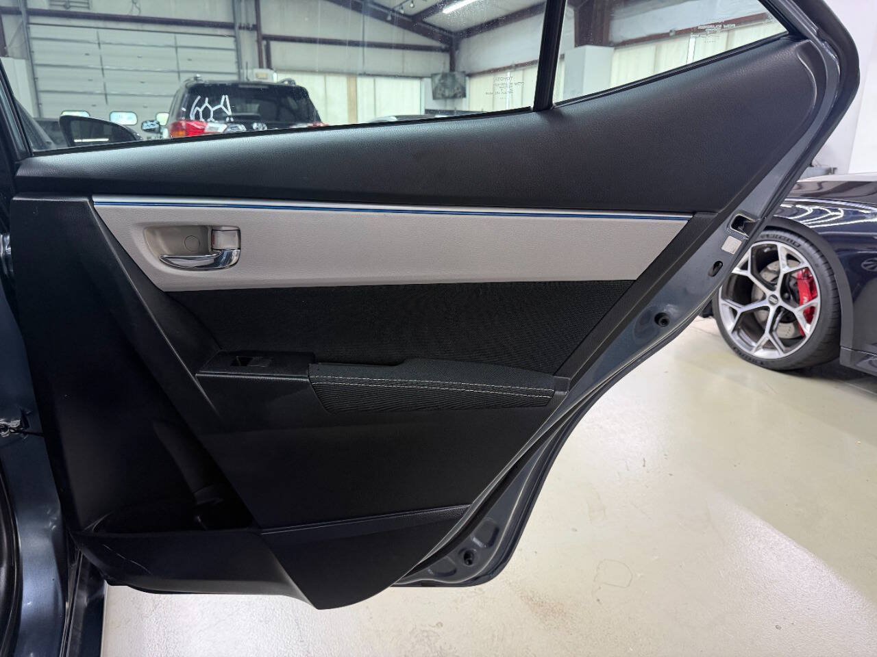 Used 2016 Toyota Corolla LE FWD image 14