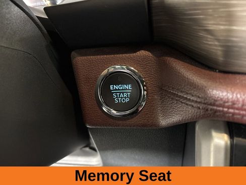 Used 2024 Ford Expedition Limited image 17