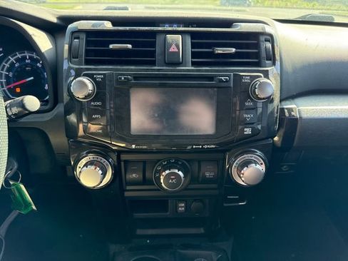 Used 2017 Toyota 4Runner TRD Off-Road AWD/4WD image 27
