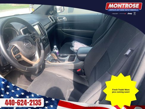 Used 2017 Jeep Grand Cherokee Laredo w/ Quick Order Package 23E AWD/4WD image 5