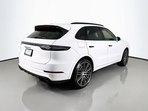 Used 2023 Porsche Cayenne Turbo image 9