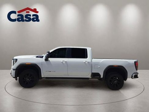 Used 2024 GMC Sierra 2500 AT4 AWD/4WD image 3