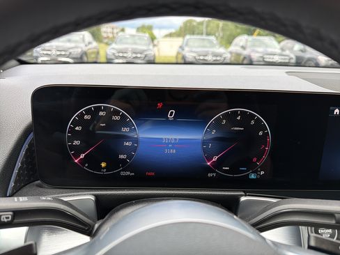 Used 2026 Mercedes-Benz GLB 250 4MATIC image 17