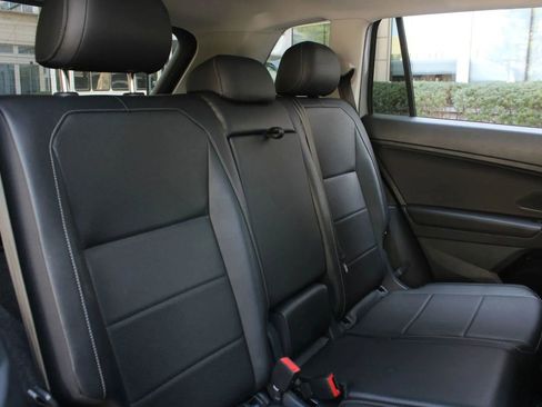 Used 2019 Volkswagen Tiguan SE w/ Panoramic Sunroof Package image 23