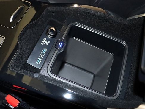 Used 2019 Land Rover Range Rover HSE image 24