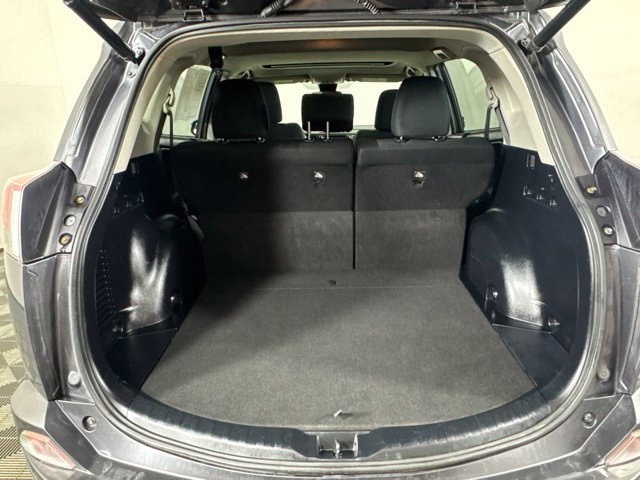 Used 2017 Toyota RAV4 XLE FWD image 19