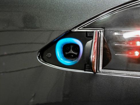 Used 2020 Tesla Model S Long Range image 5