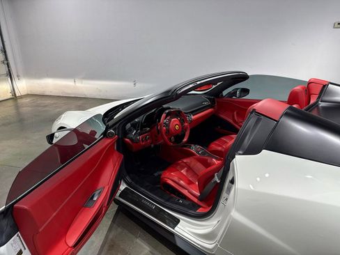 Used 2015 Ferrari 458 Spider RWD image 44