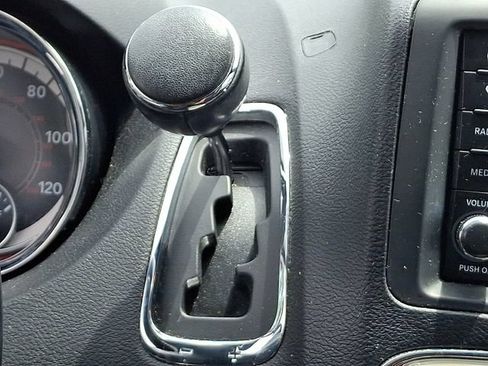 Used 2019 Dodge Grand Caravan SXT FWD image 11
