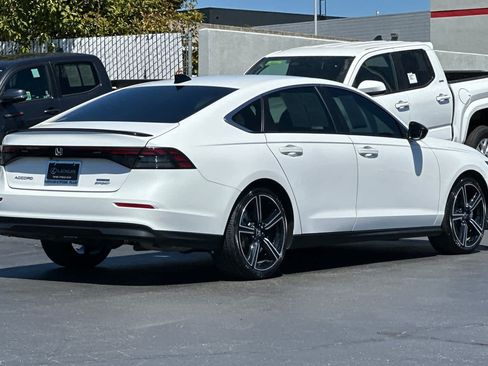 Used 2025 Honda Accord Sport image 2