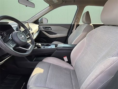 Used 2023 Nissan Rogue SV image 18
