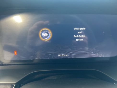 Used 2024 Jeep Grand Cherokee Limited w/ Luxury Tech Group II image 3