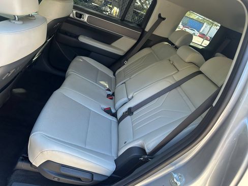 Used 2025 Hyundai Santa Fe SEL FWD image 41