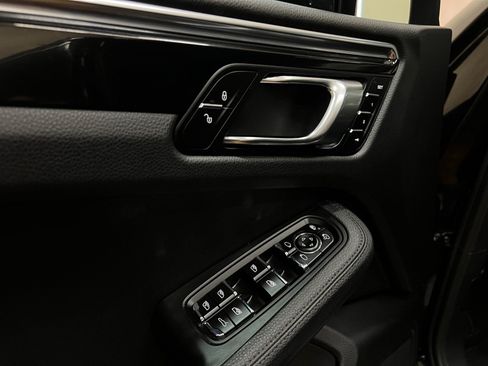 Used 2015 Porsche Macan S AWD/4WD image 29