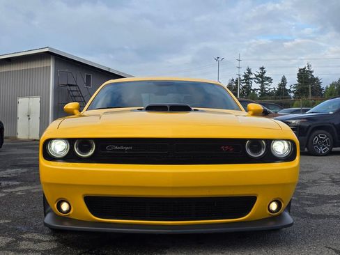 Used 2017 Dodge Challenger R/T Scat Pack RWD image 3
