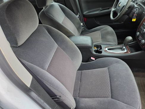 Used 2011 Chevrolet Impala LT FWD image 15
