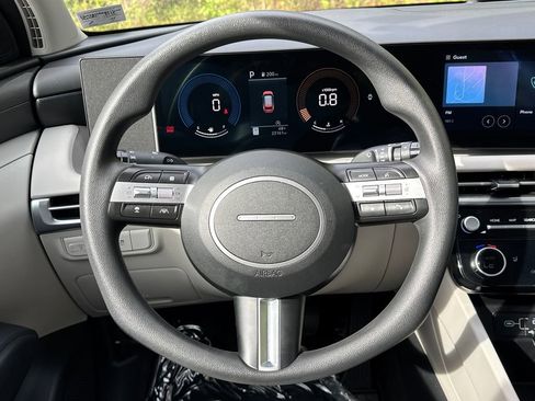 Used 2025 Hyundai Tucson SEL FWD image 25