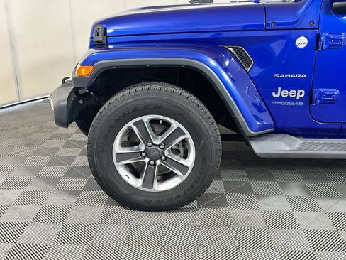 Used 2019 Jeep Wrangler Unlimited Sahara AWD/4WD image 11
