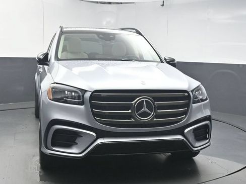 Used 2026 Mercedes-Benz GLS 450 4MATIC image 3