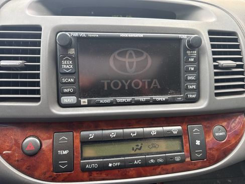Used 2003 Toyota Camry XLE image 12